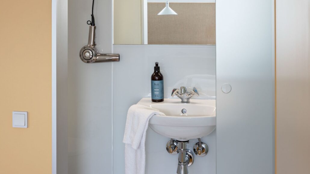 Lille højskolelejlighed